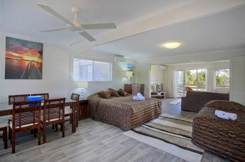 Aparthotel Regency Waterfront Noosa Noosaville Exterior foto