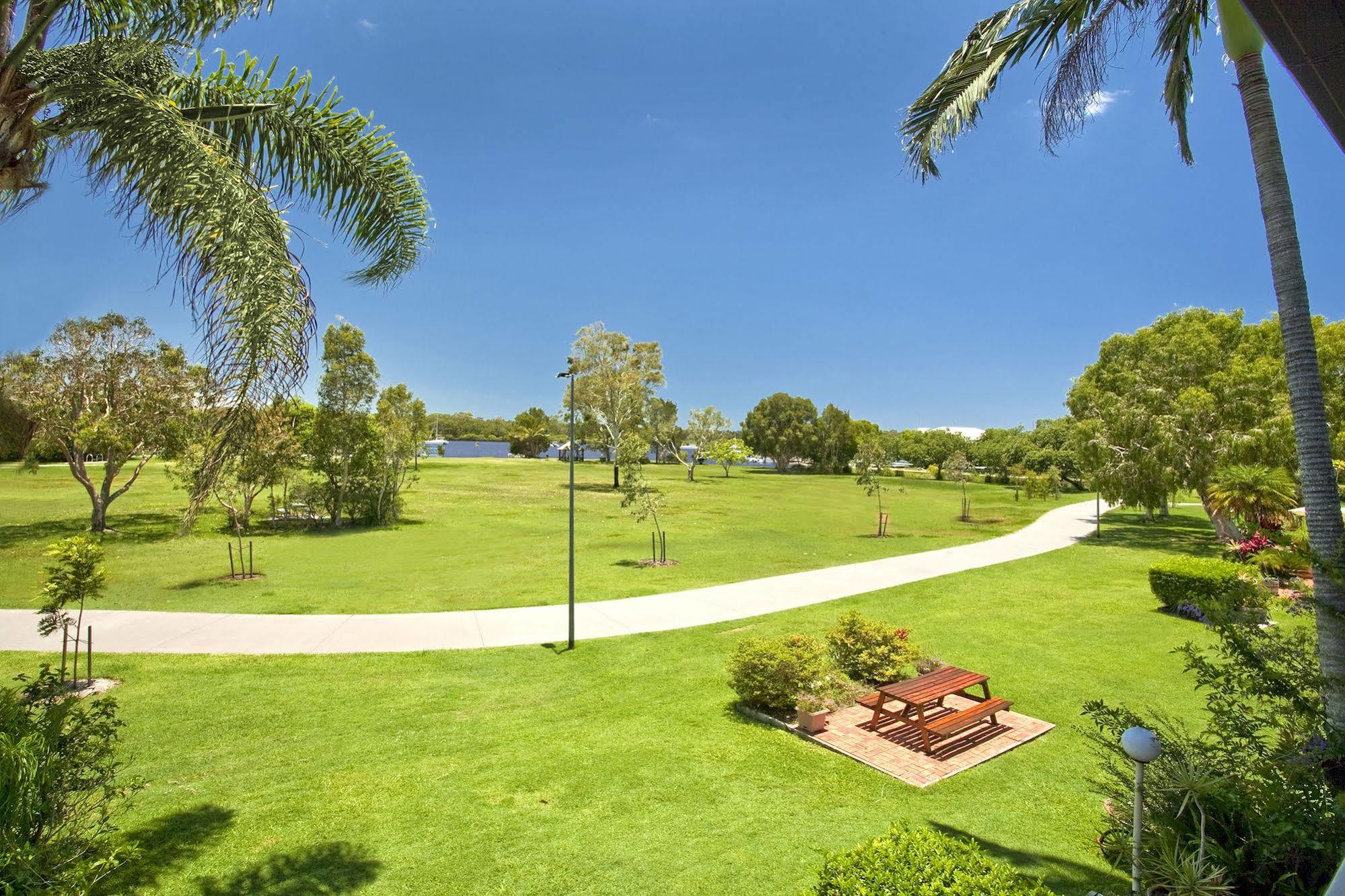 Aparthotel Regency Waterfront Noosa Noosaville Exterior foto